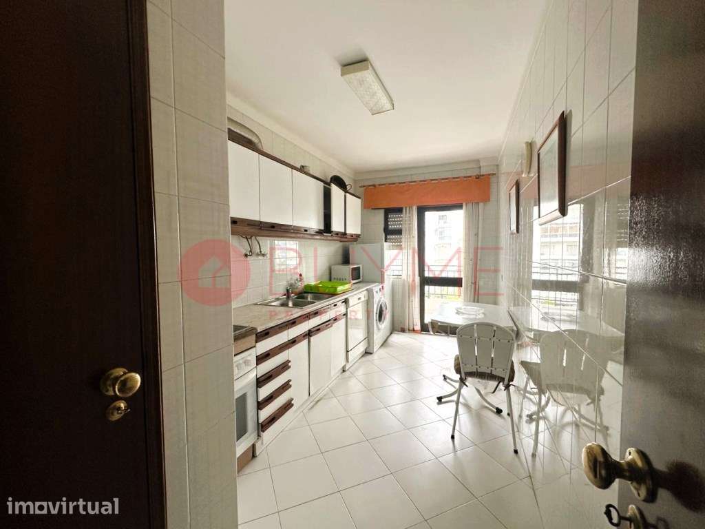 Apartamento T2 com vista mar em Quarteira, a poucos passos da praia - Grande imagem: 4/10