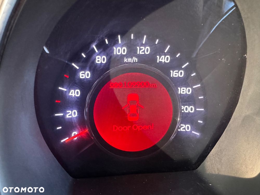Kia Rio 1.4 L - 6