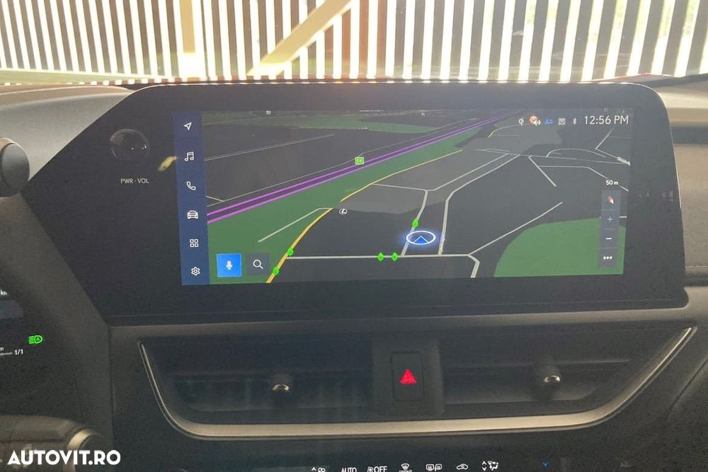 Lexus UX 300h - 12
