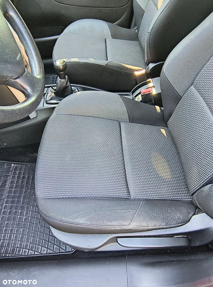 Peugeot 207 1.4 HDi Access - 11