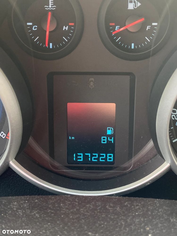 Chevrolet Cruze - 11