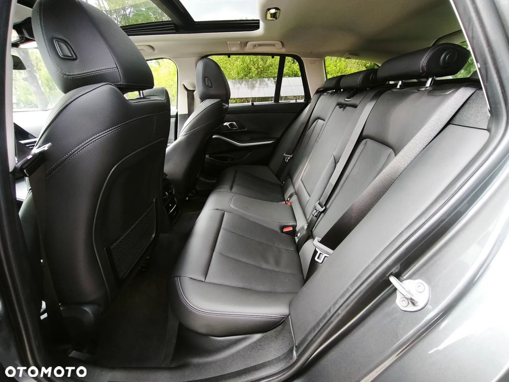 BMW Seria 3 - 23