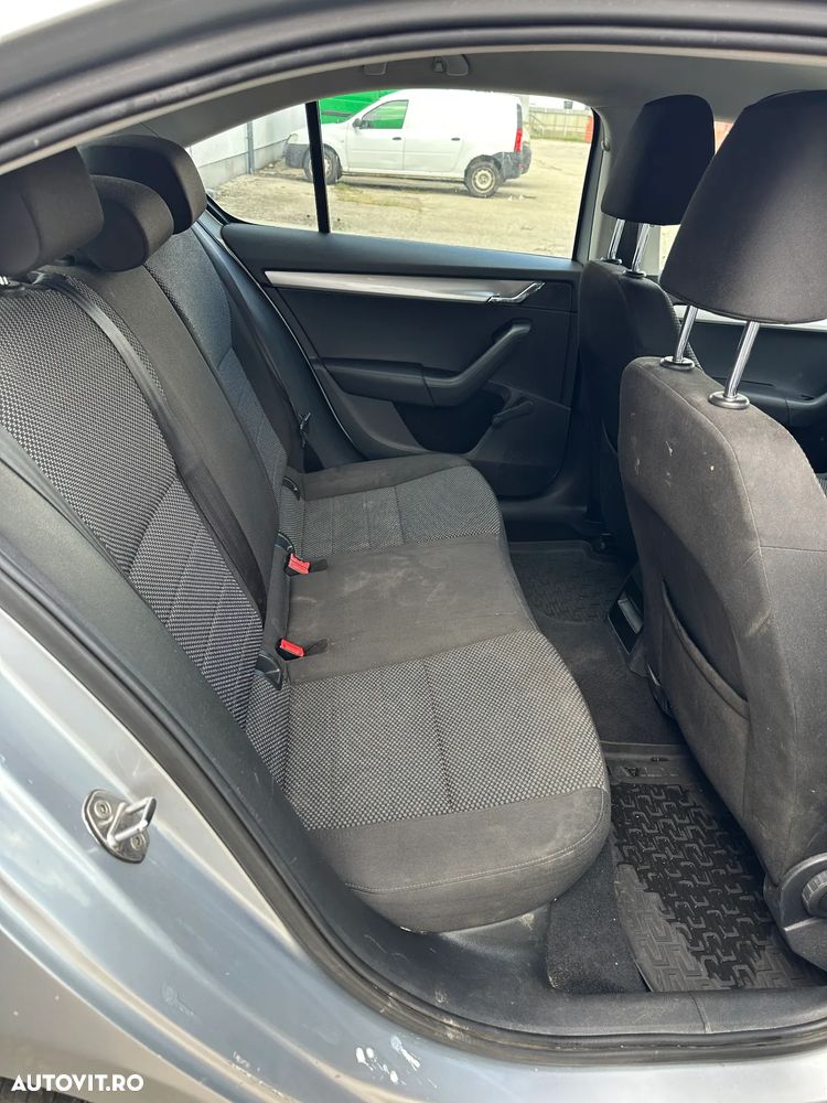 Skoda Octavia 1.6 TDI AMBITION - 11