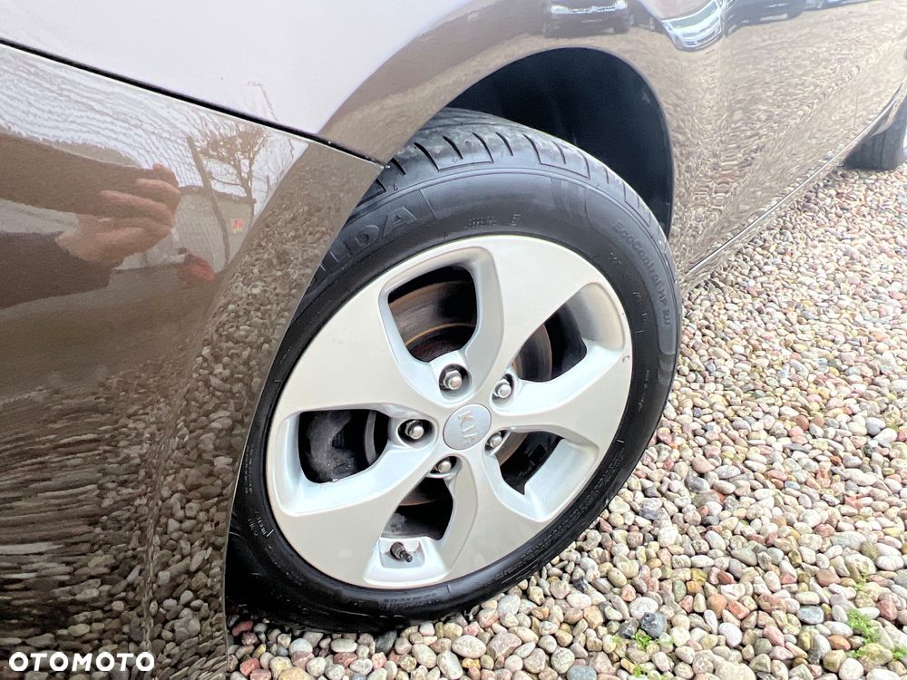 Kia Carens 1.6 GDI Dream Team Edition - 13