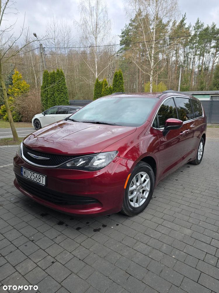 Chrysler Pacifica - 1