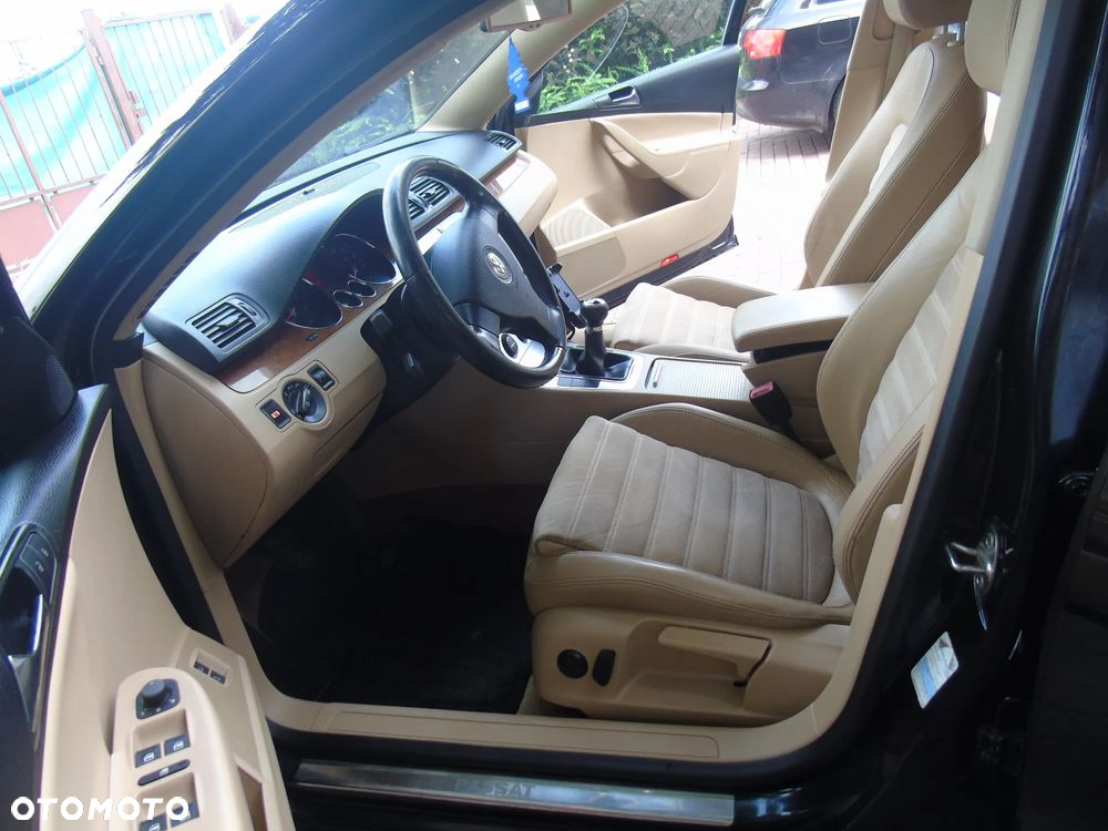 Volkswagen Passat - 13