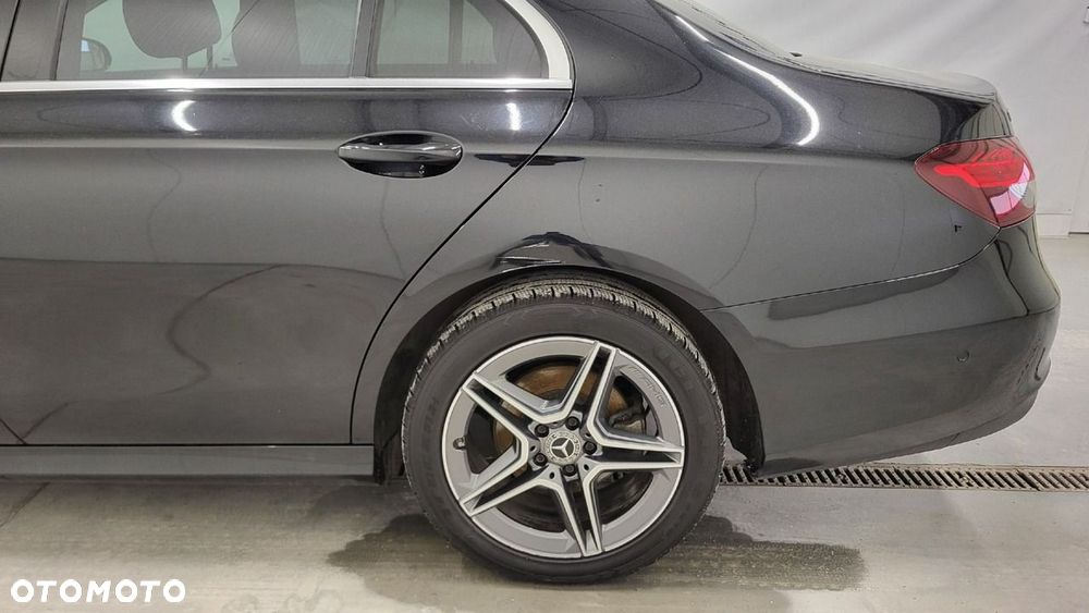 Mercedes-Benz Klasa E 220 d 4-Matic AMG/Avantgarde - 9