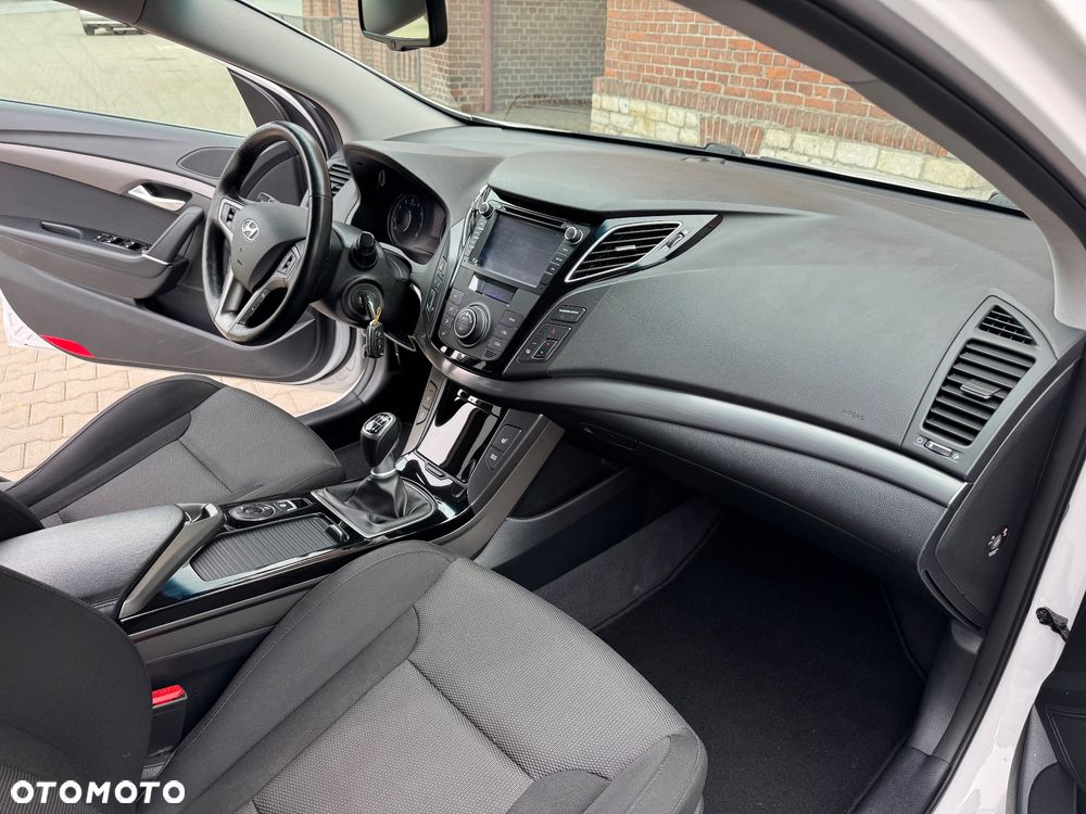Hyundai i40 i40cw 1.6 Fifa World Cup Edition - 27