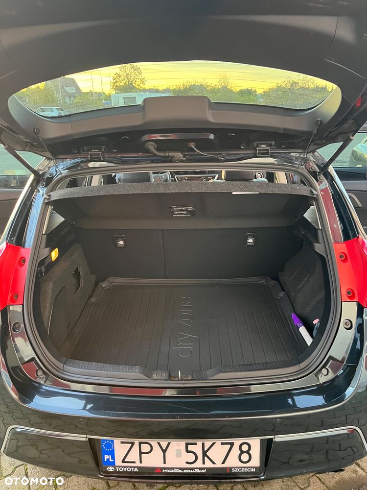 Toyota Auris 1.6 Premium + - 14