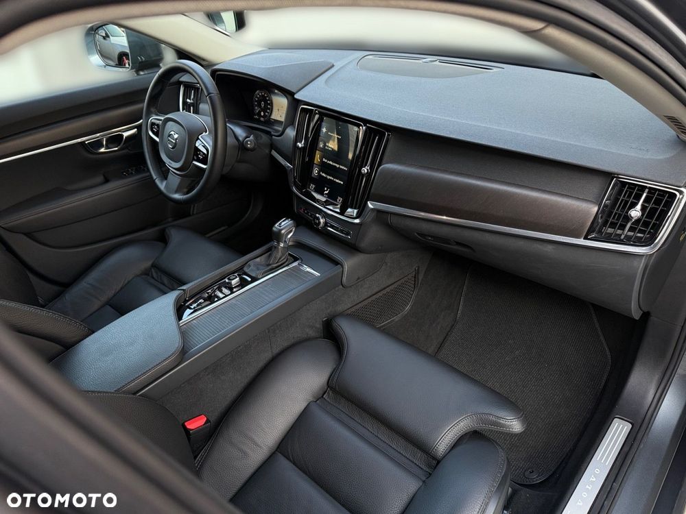 Volvo V90 Cross Country - 27