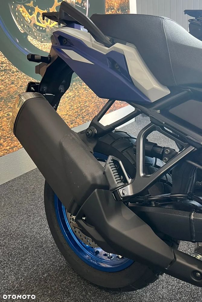 Suzuki V-STROM - 18