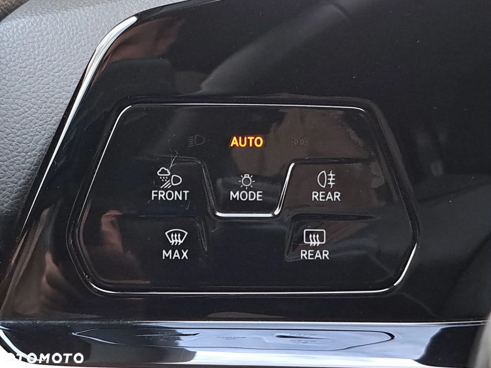 Volkswagen Golf - 16