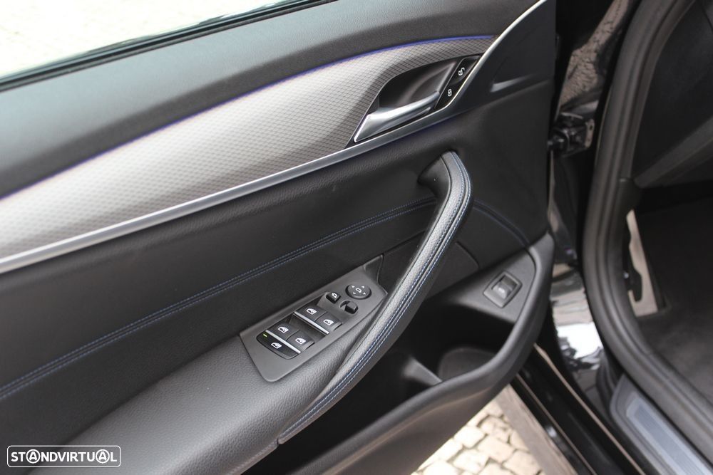 BMW 520 d Pack M Auto - 13