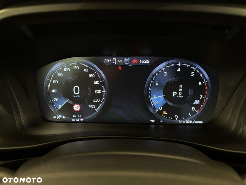 Volvo XC 40 - 22