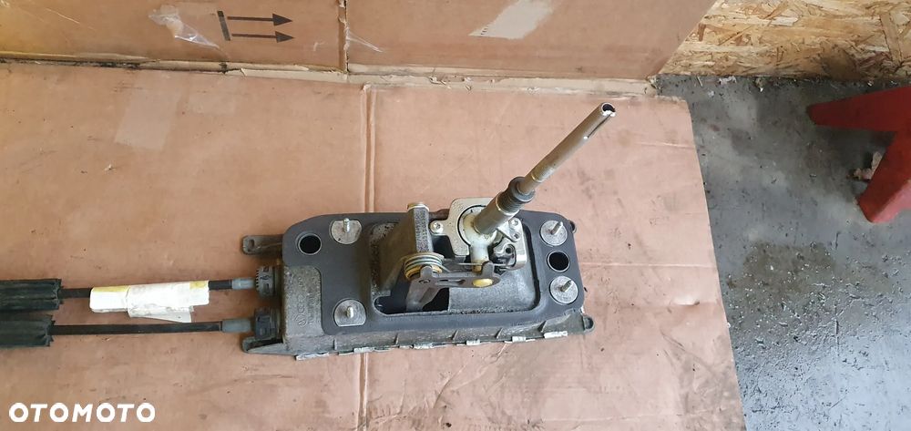 Wybierak lewarek biegów linki VW Passat B6 2.0 TDI 1K0711061A - 2