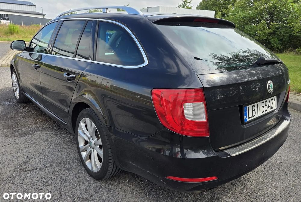 Skoda Superb 2.0 TDI Family DSG - 8