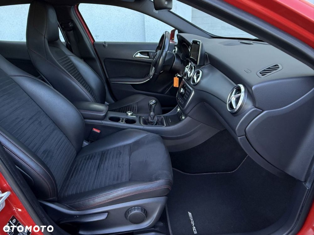 Mercedes-Benz GLA 200 AMG Line - 29