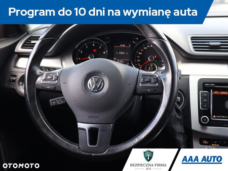 Volkswagen Passat - 20