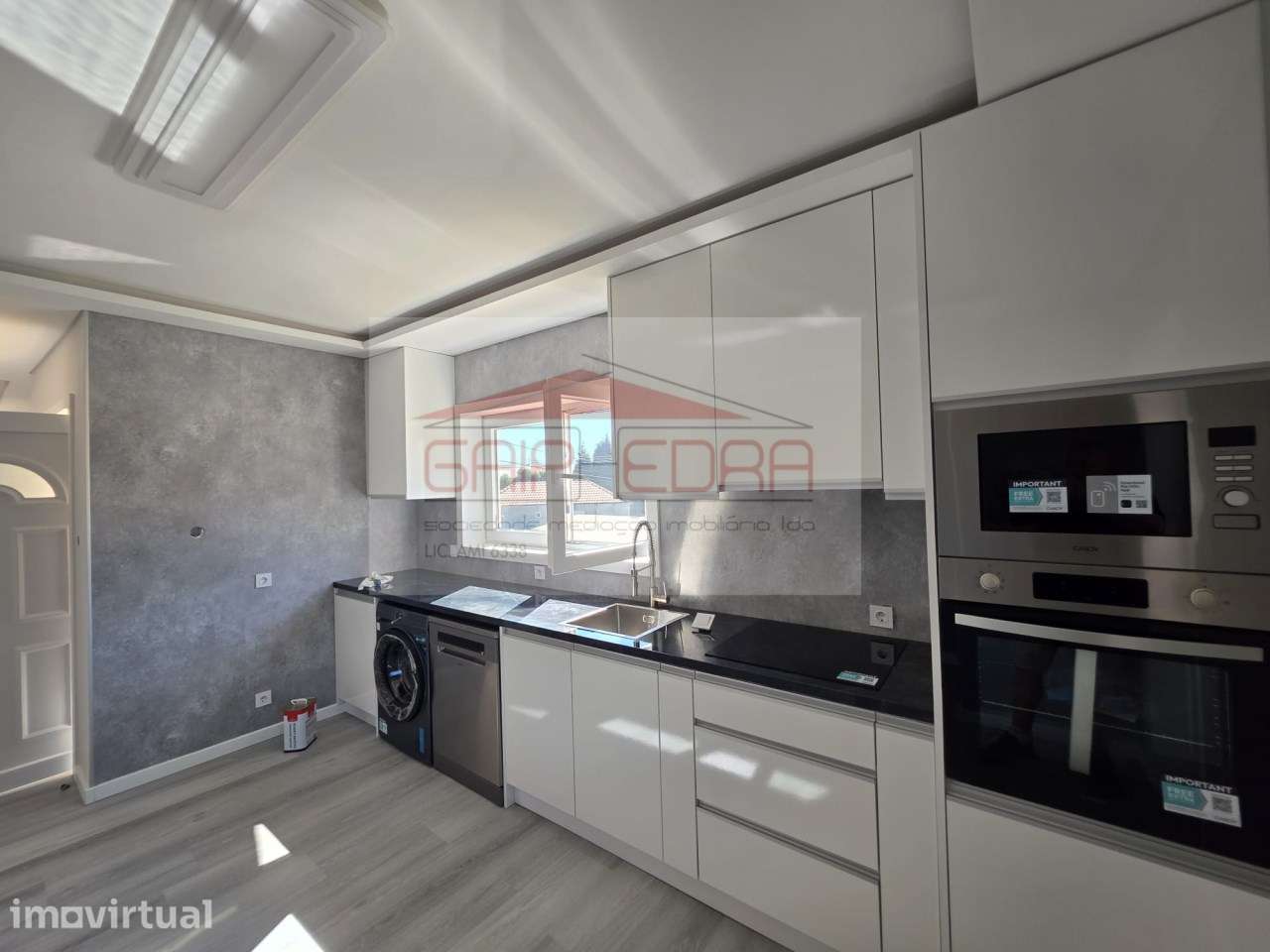 Moradia em Lamas com 2800 m2 terreno ideal para 2 familias - Grande imagem: 4/27