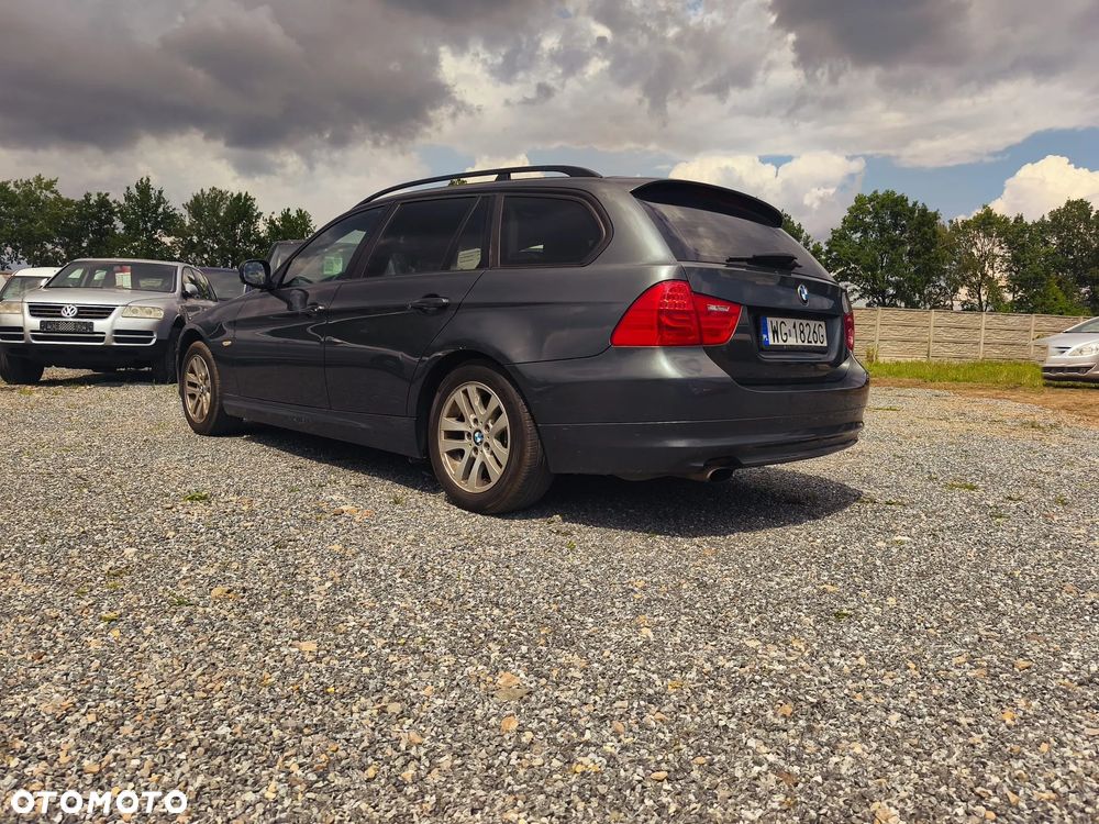 BMW Seria 3 318i - 6