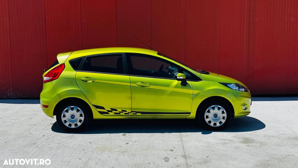 Ford Fiesta 1.6 TDCI DPF Ghia - 8