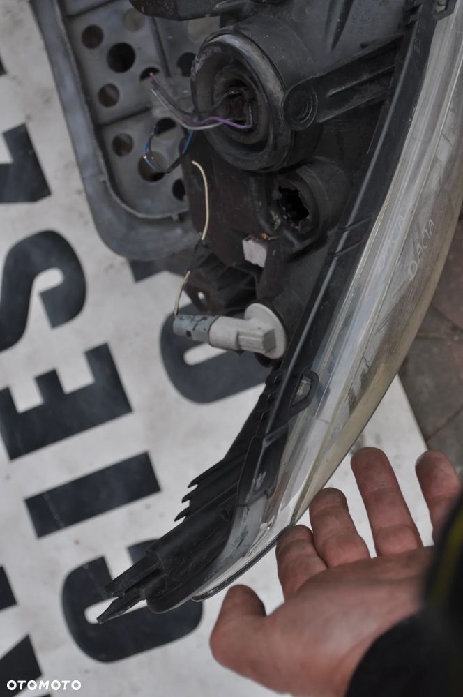 dacia sandero lampa prawa WYSYŁKA - 4