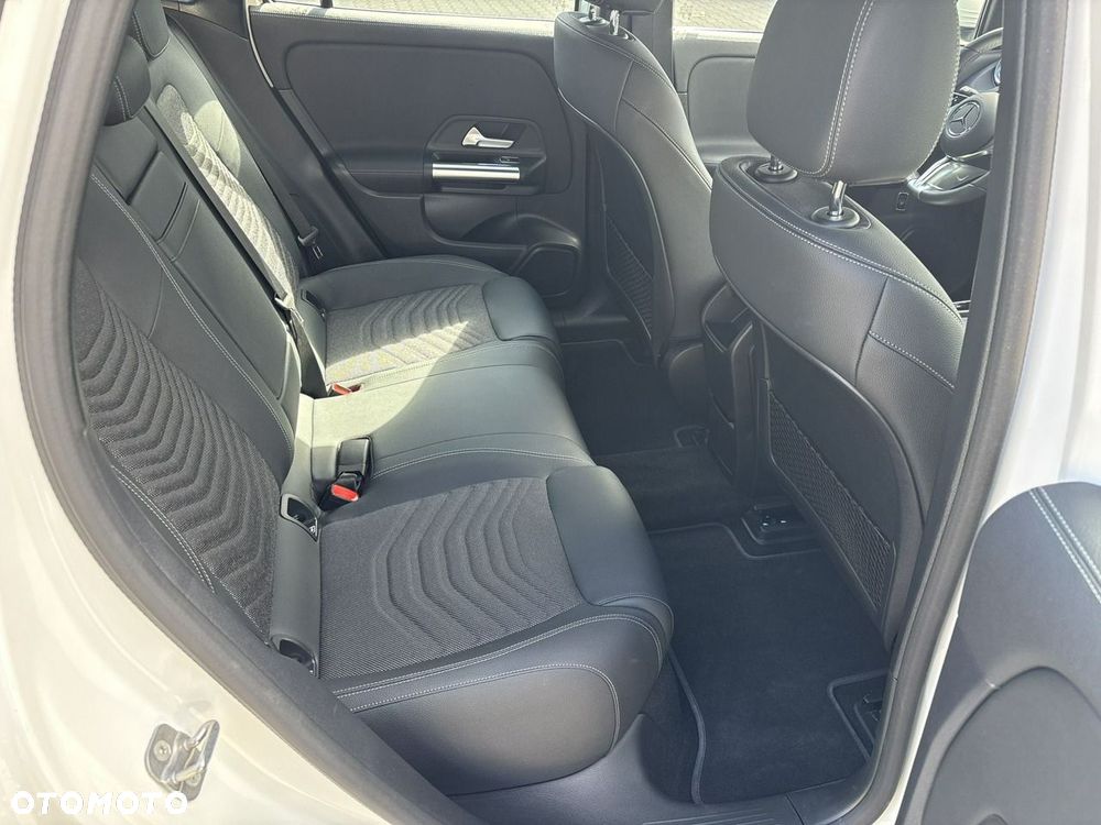 Mercedes-Benz EQA 250+ 70.5kWh Progressive - 16