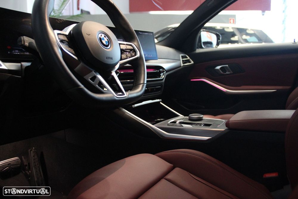 BMW 330 e Pack Desportivo M Auto - 11