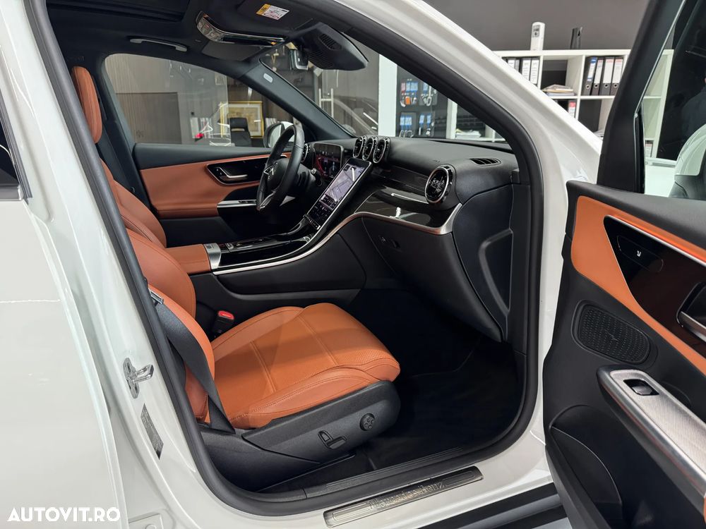 Mercedes-Benz GLC 300 e 4Matic 9G-TRONIC Avantgarde Advanced - 13