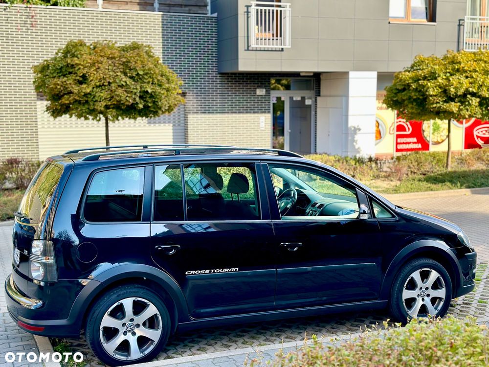 Volkswagen Touran 1.4 TSI Cross - 23