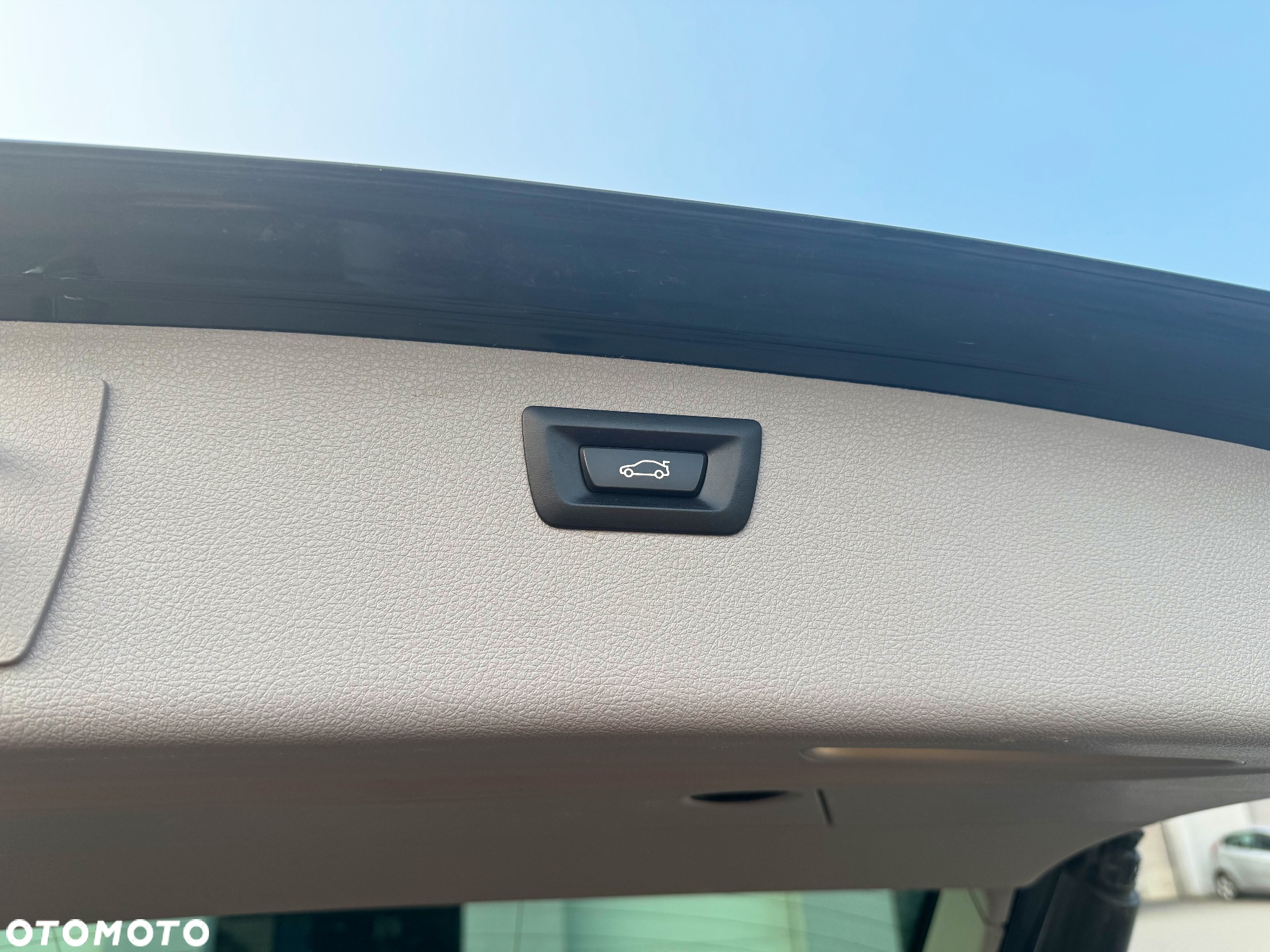 BMW Seria 3 318d xDrive Touring - 16