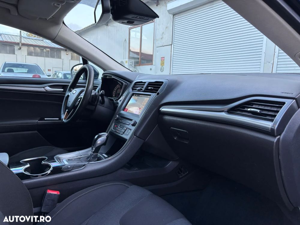 Ford Mondeo 2.0 EcoBoost Titanium - 24