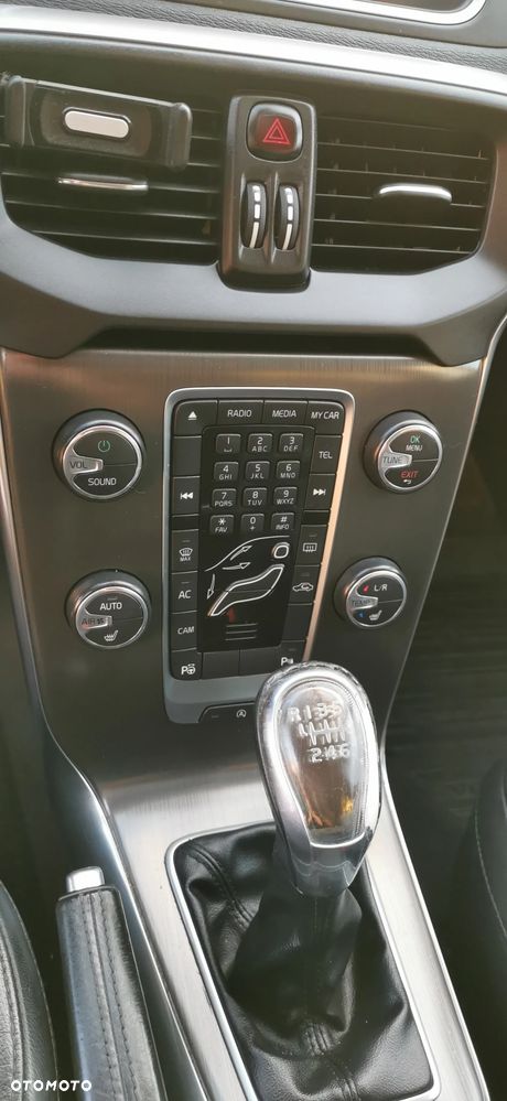 Volvo V40 D2 - 4