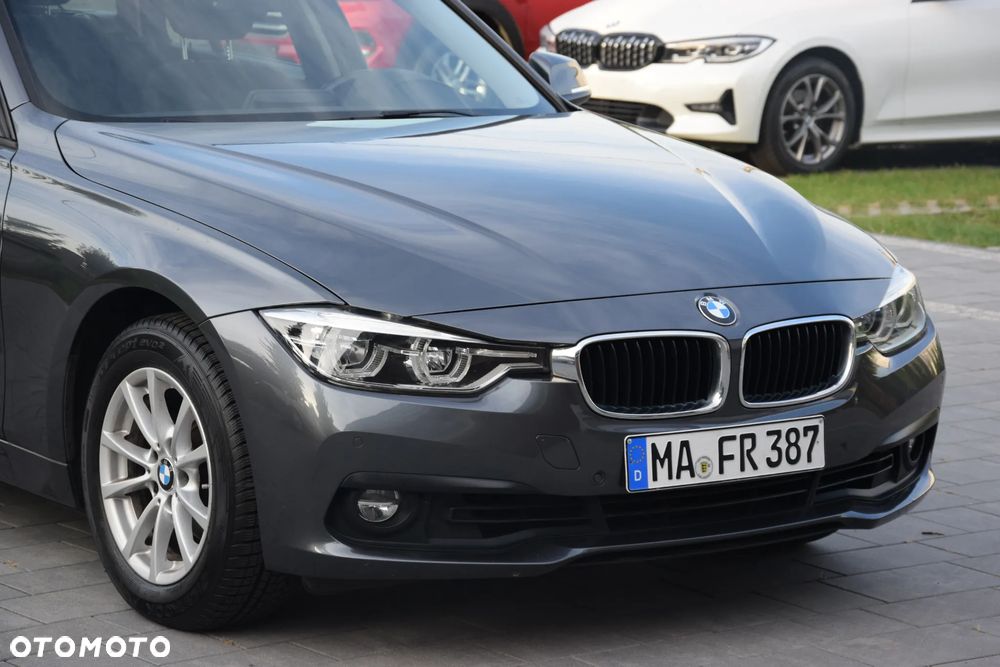BMW Seria 3 320i Advantage - 10