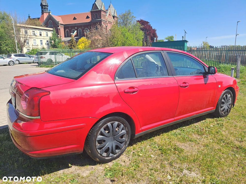 Toyota Avensis - 2