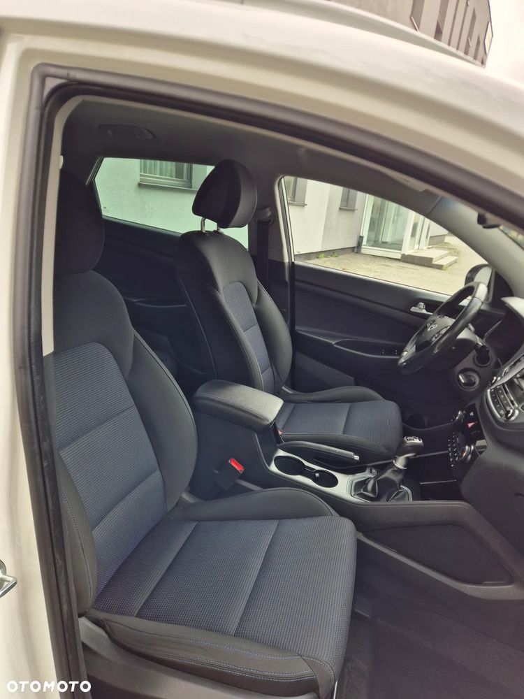 Hyundai Tucson blue 1.7 CRDi 2WD Advantage - 11