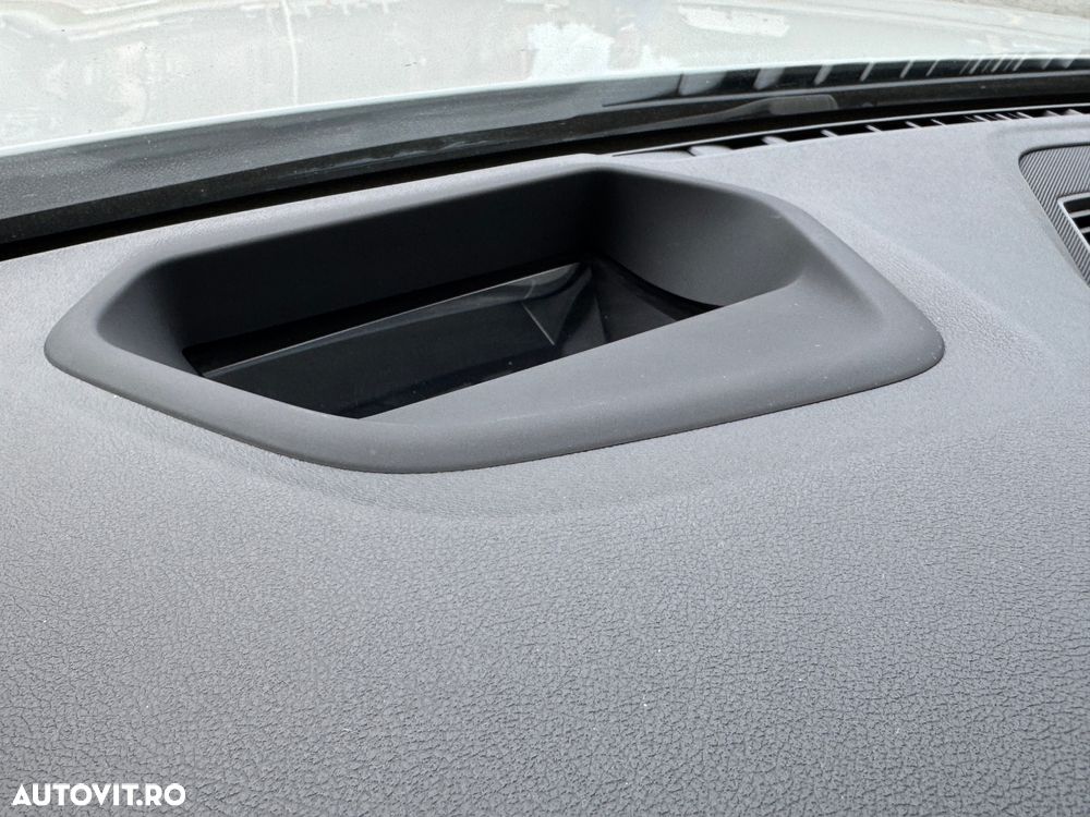 BMW Seria 5 520d Aut. M Sport Edition - 24