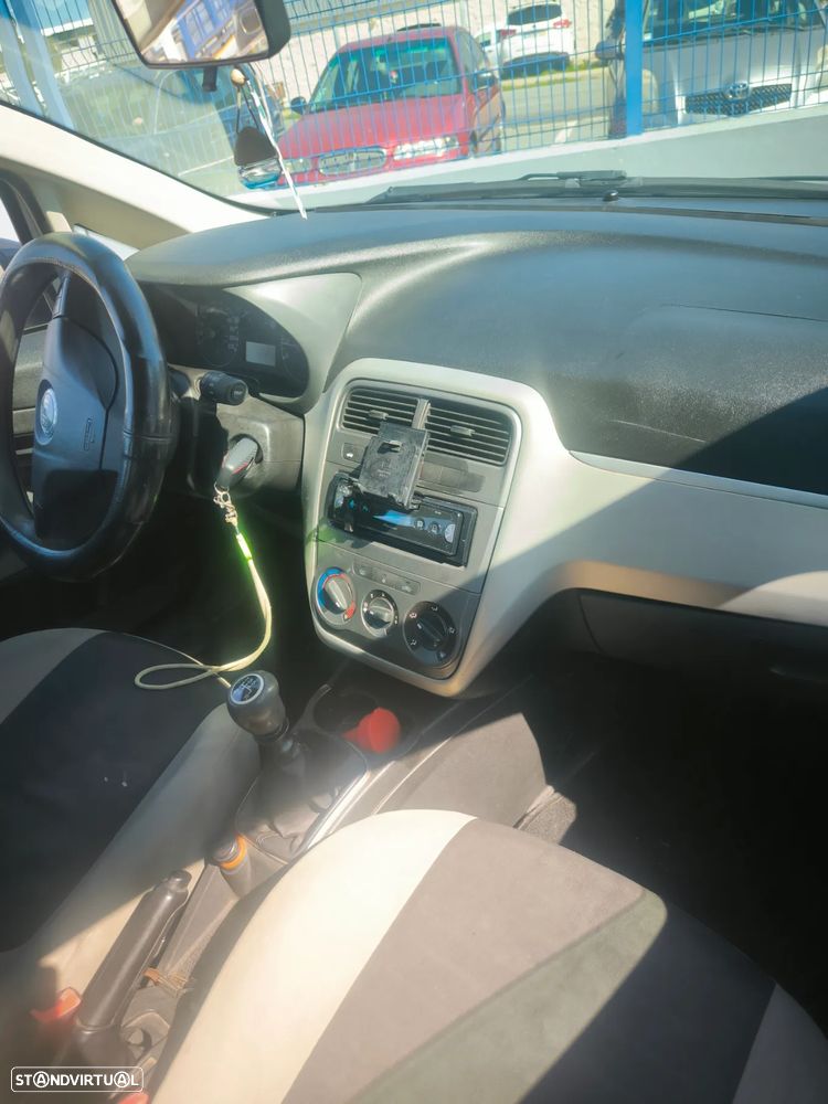 Fiat Grande Punto - 4