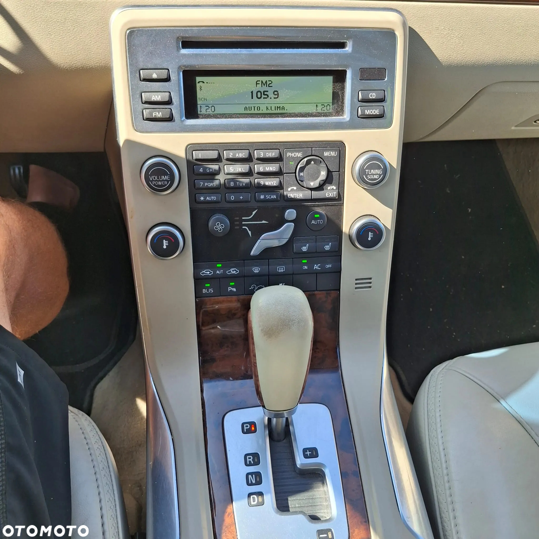 Volvo XC 70 T6 AWD Momentum - 16