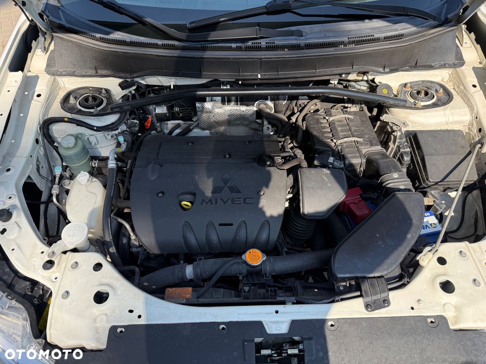 Mitsubishi Outlander 2.4 4WD Invite - 31