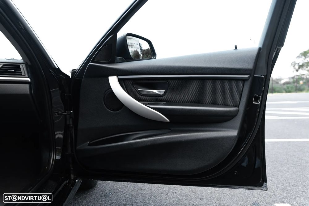 BMW 320 d Blue Performance - 17