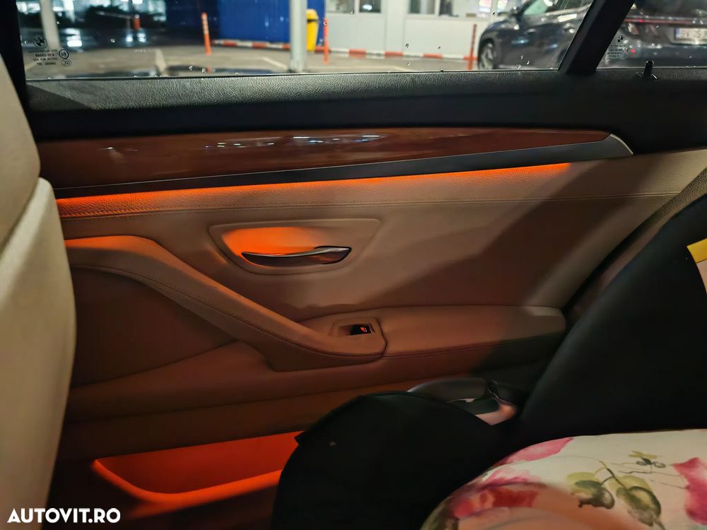 BMW Seria 5 525d xDrive AT - 16