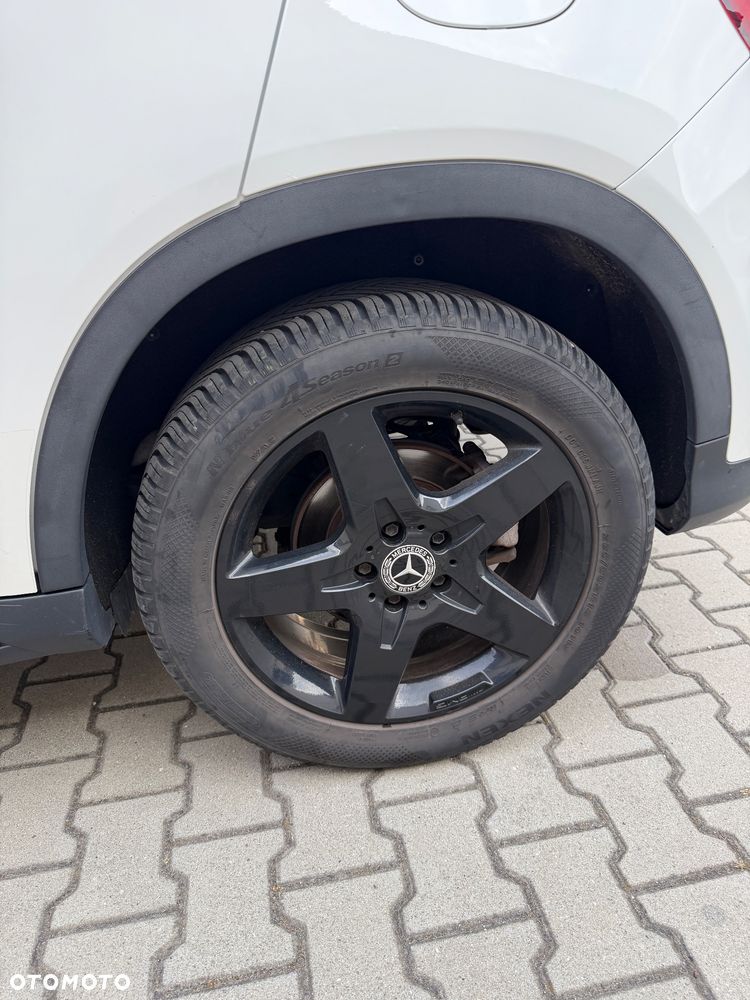 Mercedes-Benz GLA 200 7G-DCT - 9