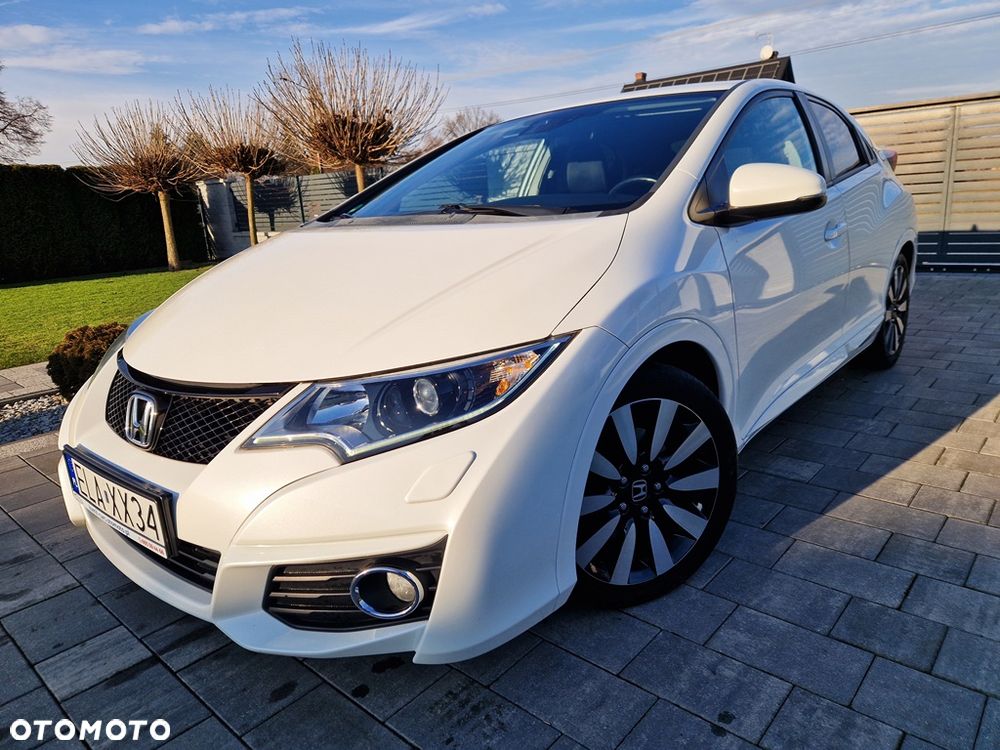 Honda Civic 1.8 i-VTEC Executive Black Edition - 1