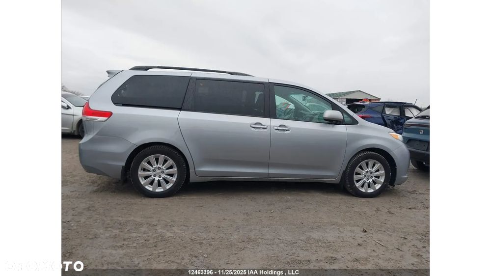 Toyota Sienna 3.5 XLE AWD - 2