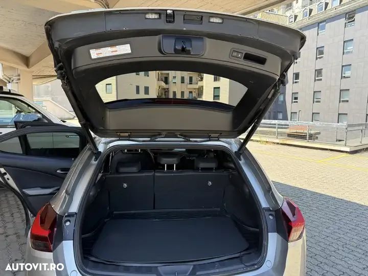 Lexus UX - 7