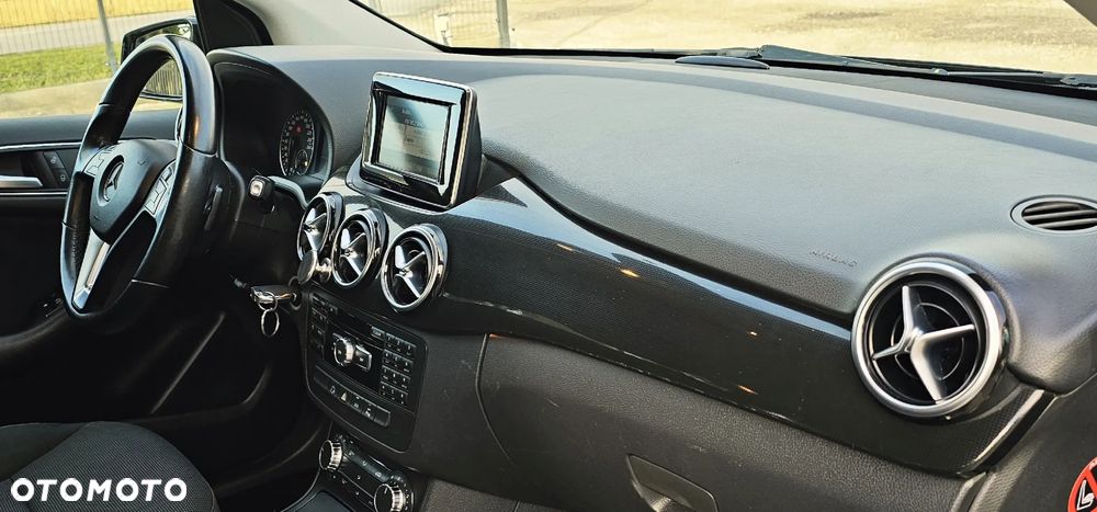 Mercedes-Benz Klasa B 180 d BlueEFFICIENCY Edition Style - 32