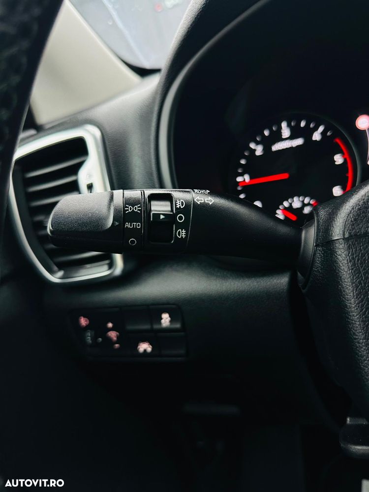 Kia Sportage 1.7 CRDI 2WD Dream-Team Edition - 32