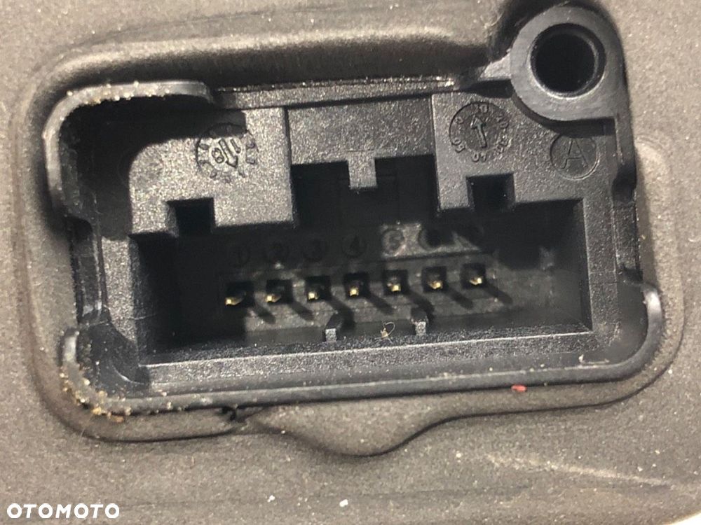 ZAMEK DRZWI PRAWY TYŁ  VW GOLF VII (5G1, BQ1, BE1, BE2) 2012 - 2022 2.0 GTI TCR 213 kW [290 KM] - 4