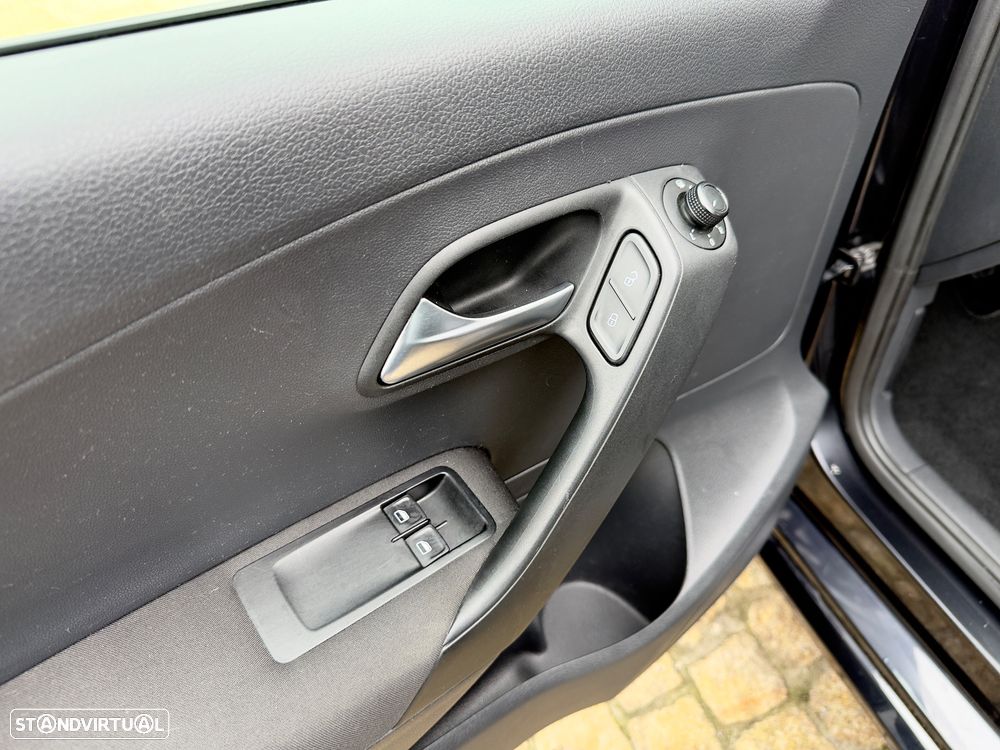 VW Polo 1.4 TDi BlueMotion - 38